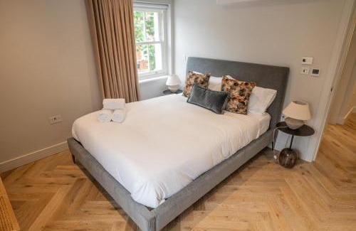 Fitzrovia Apartment | Modern 2 bed Charlotte Street apartment on 3rd floor