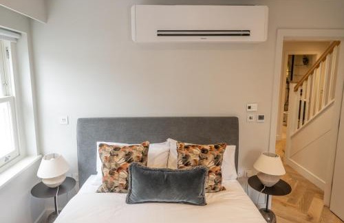 Fitzrovia Apartment | Modern 2 bed Charlotte Street apartment on 3rd floor