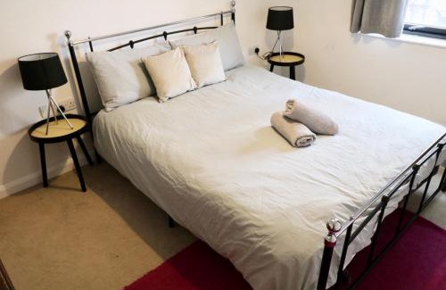 Homerton Apartment | Modern 2 bed close to station