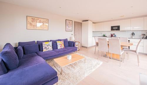 Latchmere Apartment | Modern 2 Bed Flat in Battersea Close to Transport
