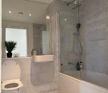 Park Royal Apartment | Modern 2 bed flat in Ealing