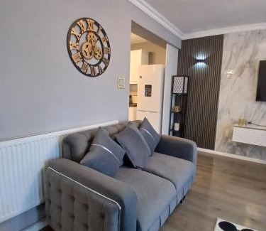 Kennington Apartment | Modern 2 Bed Flat with Balcony in Central London