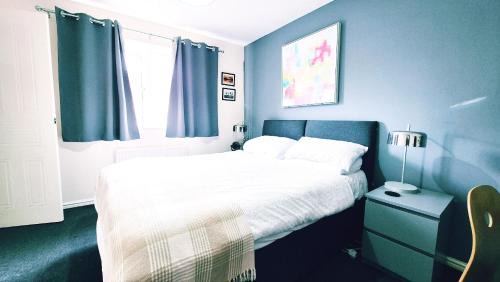 Stoke Gifford Apartment | Modern 2 bed house- Free parking and close to the centre