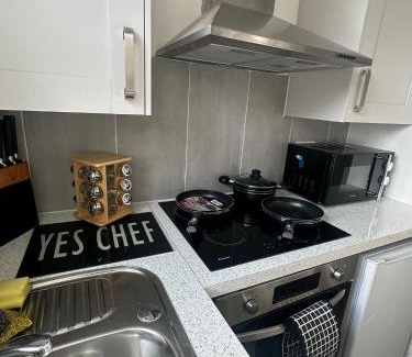 Croham House | Modern 2 Bed in croydon