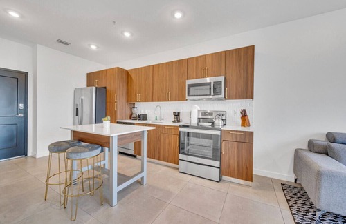 Overtown Apartment | Modern 2 Bed Mins from Brickell W/Free Parking