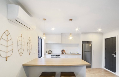 Frankton House | Modern 2-Bed Townhouse Near Hamilton Lake Domain