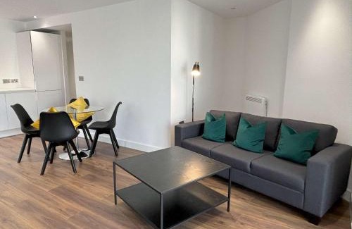 Bracknell Apartment | Modern 2 bed with parking - Grand Exchange, Brackn