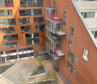 Bracknell Apartment | Modern 2 bed with parking - Grand Exchange, Brackn