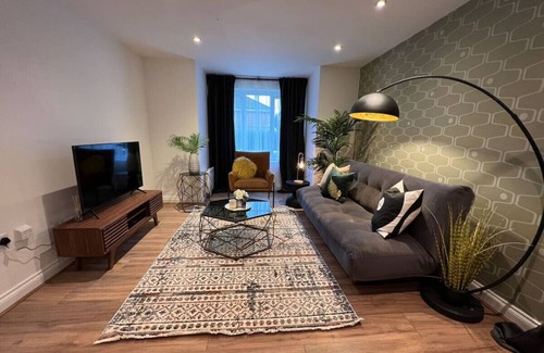 Belle Vue Apartment | Modern 2 Bedroom Aesthetic Apt