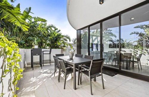 Broadbeach Apartment | Modern 2 Bedroom Apartment in Broadbeach - Q Stay (Gallery 206 - 2N - NB)