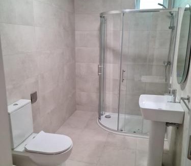 Glenbeigh Apartment | Modern 2 bedroom Apartment with River views