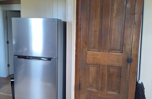 Reno Apartment | Modern 2-bedroom apartment with outdoor balcony, WiFi, AC, Walkable