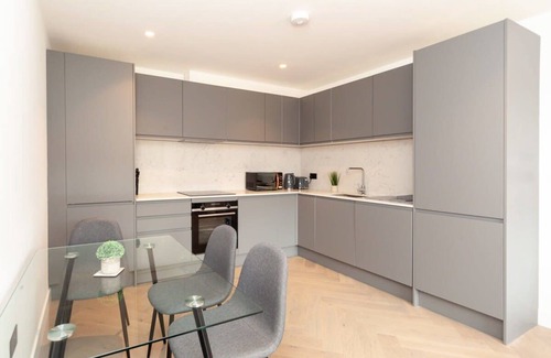 Wimbledon Park Apartment | Modern 2 Bedroom Apartment in Wimbledon