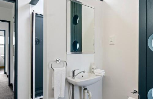 Gisborne Apartment | Modern 2-Bedroom Apartment 3km to CBD