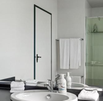 Gisborne Apartment | Modern 2-Bedroom Apartment 3km to CBD
