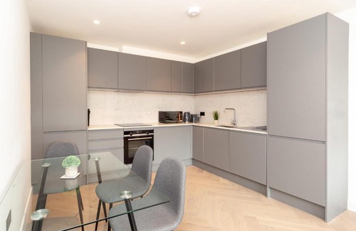 Wimbledon Park Apartment | Modern 2 Bedroom Apartment in Wimbledon