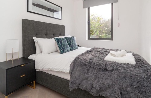 Wimbledon Park Apartment | Modern 2 Bedroom Apartment in Wimbledon