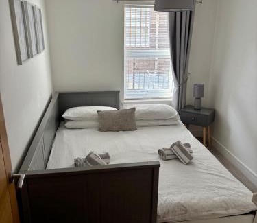 Montrose Apartment | Modern 2 bedroom Flat in Montrose