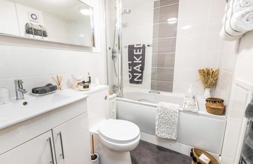 Montrose Apartment | Modern 2 bedroom Flat in Montrose