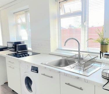 Roxeth Apartment | Modern 2 Bedroom Flat With Garden LONDON