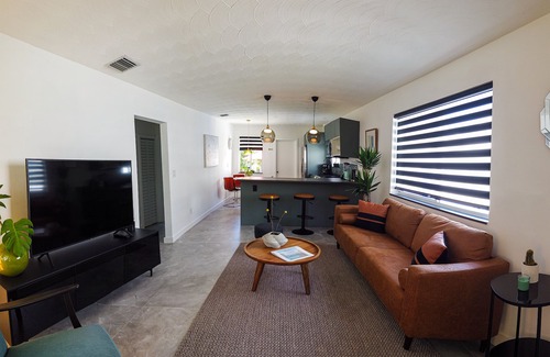 North Miami House | Modern 2-bedroom Miami home with Garden, WiFi & AC
