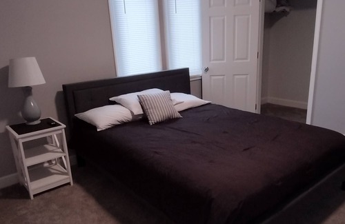 Bay City House | Modern 2 bedroom minutes from State Park, dining and shopping