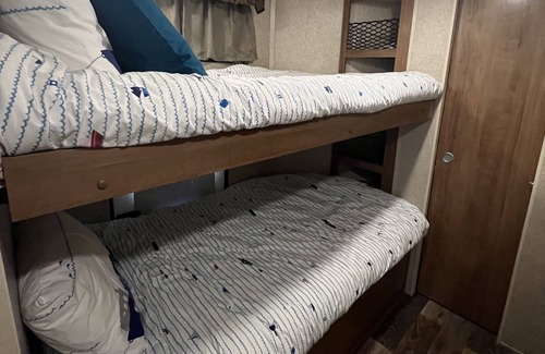 Lubbock House | Modern 2 bedroom RV Retreat with Pool Access