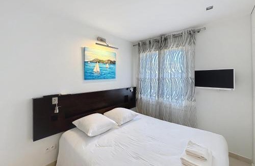 Pointe Croisette Apartment | Modern 2-Bedroom Stunning Sea View on La Croisette