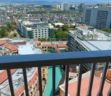Pinagsama Apartment | Modern 2 Bedroom Venice Residences with Pool Access in BGC