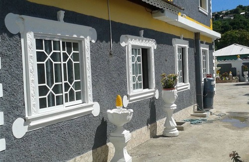 Port Maria House | Modern 2 Bedroom with beach nearby