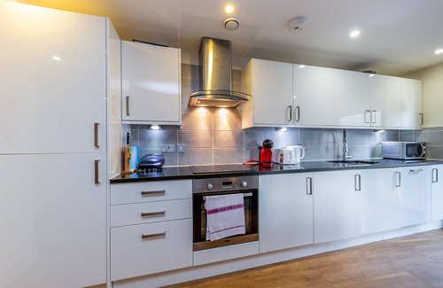 Lancaster Gate Apartment | Modern 2 Bedrooms Apartment near Hyde park in Bayswater