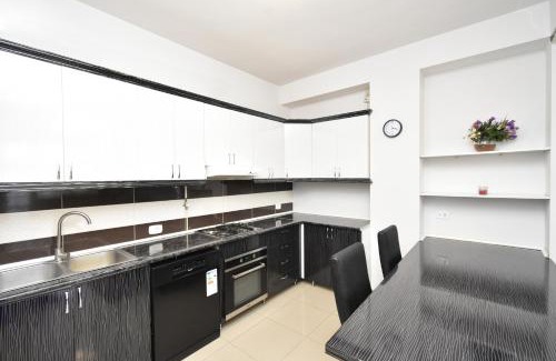 Kentron Apartment | Modern 2 Bedrooms Apartment In The Heart Of Yerevan, Aram Street