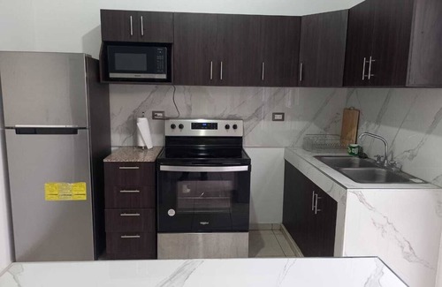 Sonsonate House | Modern 2-BR Home on CA-8,20 Mins to Beaches,Across El Encuentro Mall Sonsonate