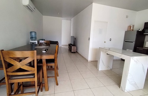 Sonsonate House | Modern 2-BR Home on CA-8,20 Mins to Beaches,Across El Encuentro Mall Sonsonate
