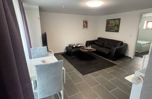 Dagersheim Apartment | Modern 2-room apartment near Daimler