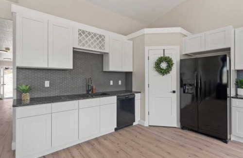 Lava Hot Springs Apartment | Modern 2024 build, in welcoming Lava Hot Springs. Top unit.
