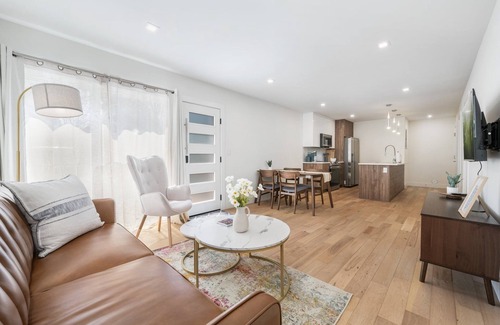 Fremont Condo | Modern 2B/1B Fremont Suite with Prime Walkability