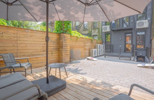 Ocean Hill Apartment | Modern 2Bd Brooklyn Stay with Rec Room & Backyard