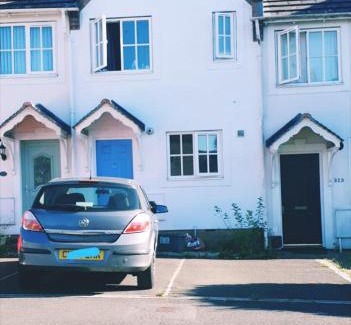 Stoke Gifford House | Modern 2Bed House, Free Parking, NR Parkway Station and UWE