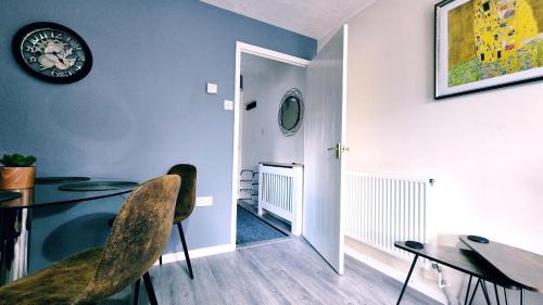 Stoke Gifford House | Modern 2Bed House, Free Parking, NR Parkway Station and UWE