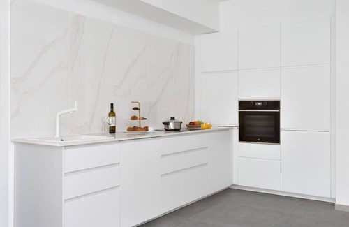 Tel Aviv Apartment | Modern 2BR Apartment in Rothschild Boulevard by HolyGuest