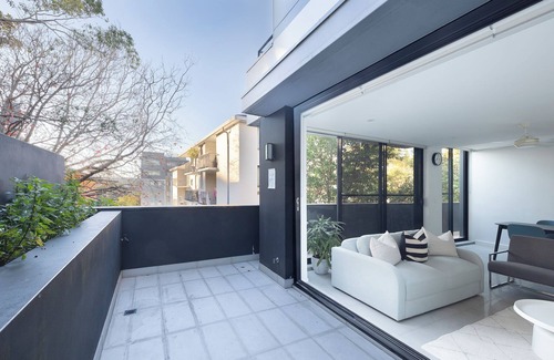 Kensington Apartment | Modern 2BR Apartment Close to UNSW, Parks & CBD