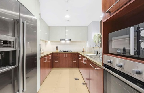 Downtown Dubai Apartment | Modern 2BR Apartment | 5 Min Walk to Dubai Mall & Burj