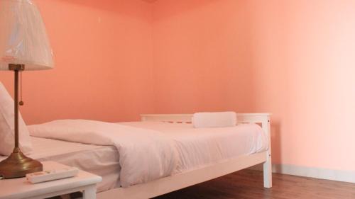 Bandung Apartment | Modern 2BR Apartment at Newton Residence Bandung By Travelio