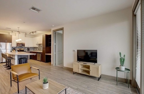 Tempe Apartment | Modern 2BR CozySuites on Town Lake waterfront! 13