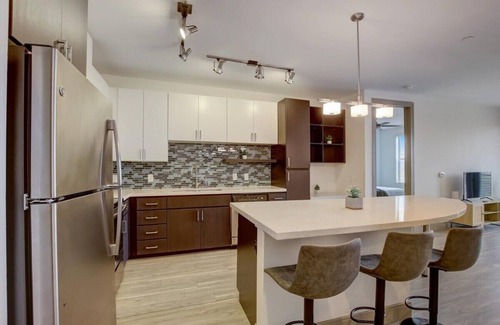 Tempe Apartment | Modern 2BR CozySuites on Town Lake waterfront! 13