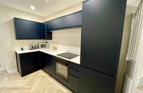 Pontcanna Apartment | Modern 2BR Duplex in Pontcanna Cardiff Stay in a stylish space