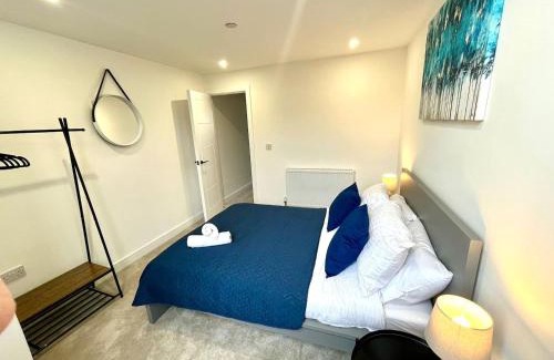 Pontcanna Apartment | Modern 2BR Duplex in Pontcanna Cardiff Stay in a stylish space