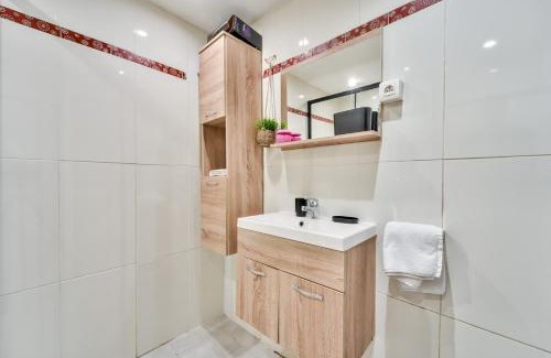 Pasteur Apartment | Modern 2BR Flat - Haut de Nice