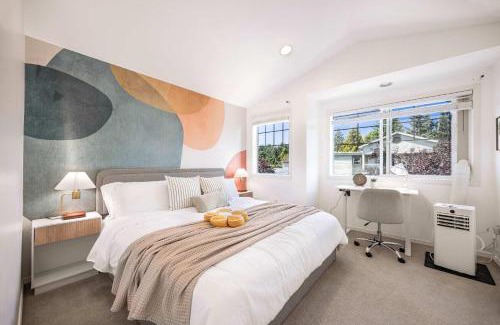 Lake City House | Modern 2BR Gem Near UW & Lake Trails & Garage
